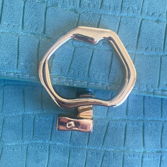 Orsay‎ shoulder bag gold hardware - Picture 8 of 11